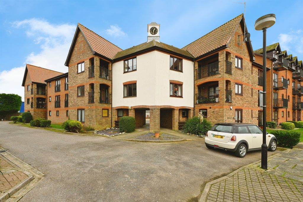 Property photo 1 of 15