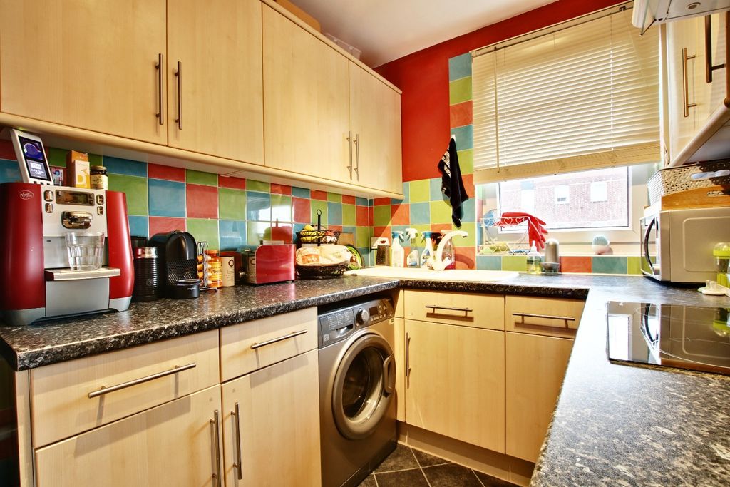 Property photo 3 of 6 1484113