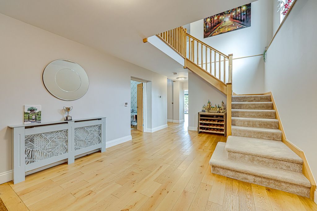 Property photo 3 of 49