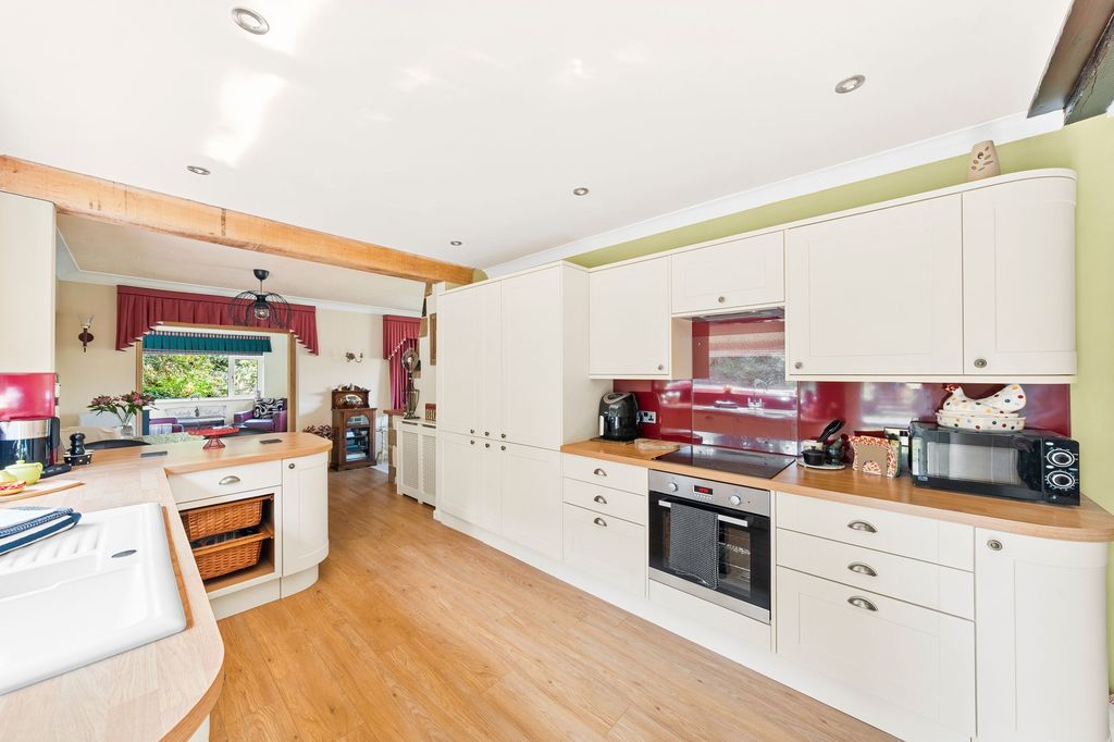 Property photo 2 of 42