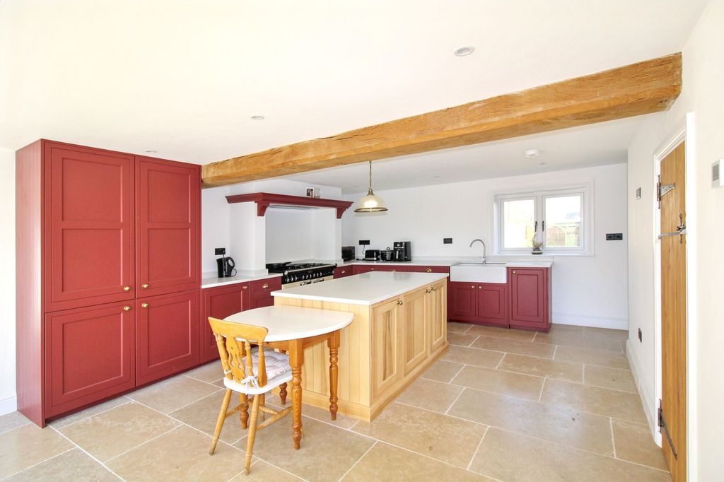 Property photo 3 of 29 Kitchen