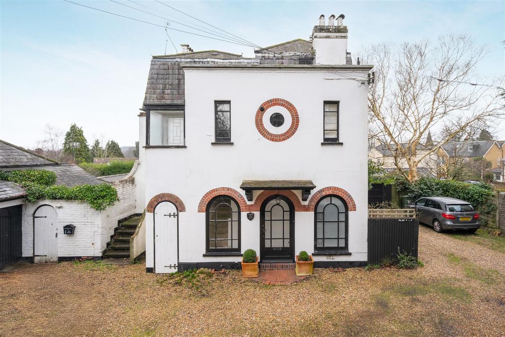 Property photo 1 of 18