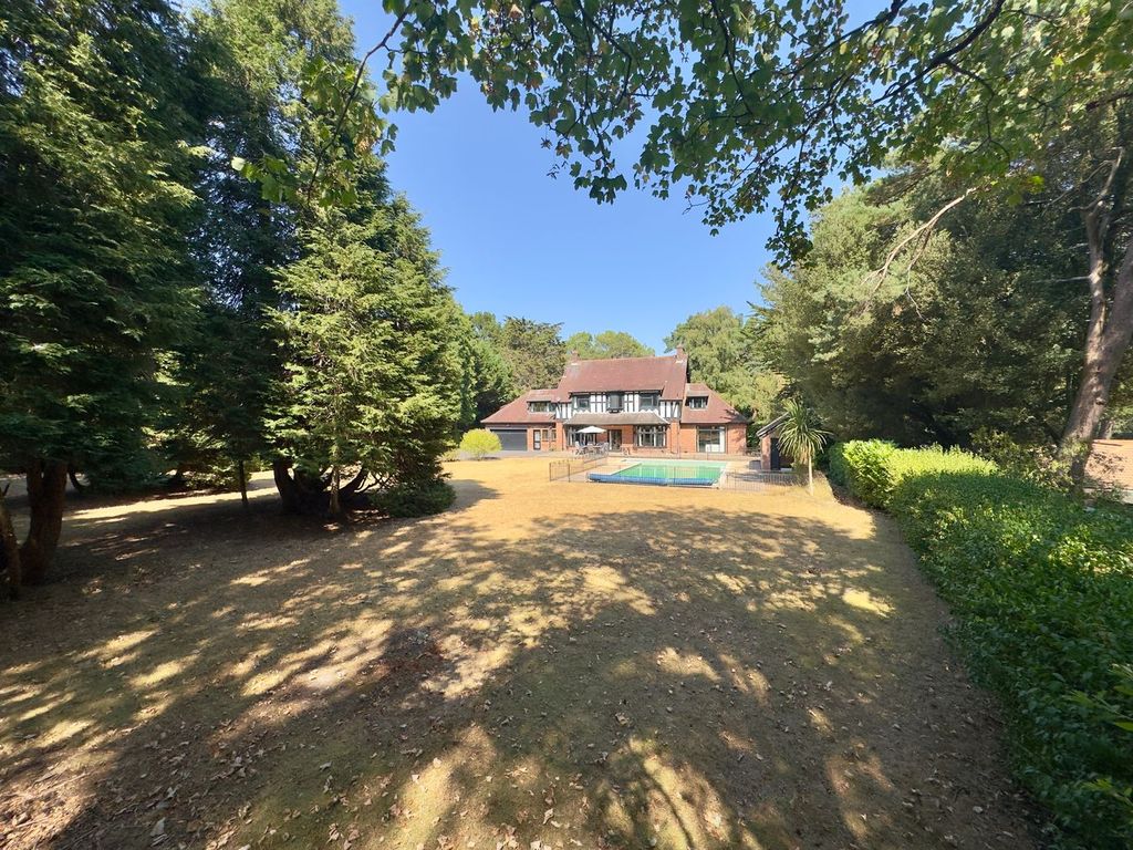 Property photo 3 of 26