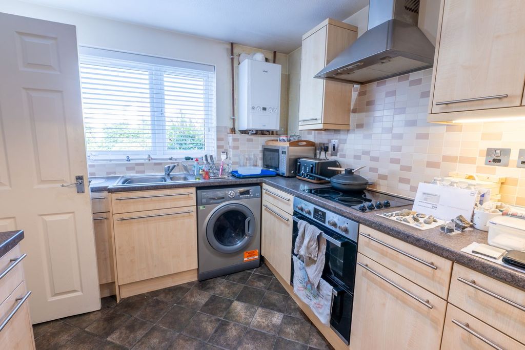 Property photo 3 of 16
