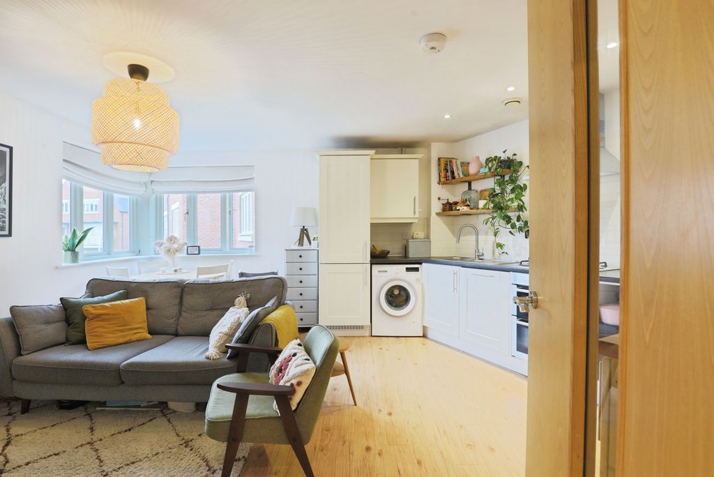 Property photo 3 of 16 Photo