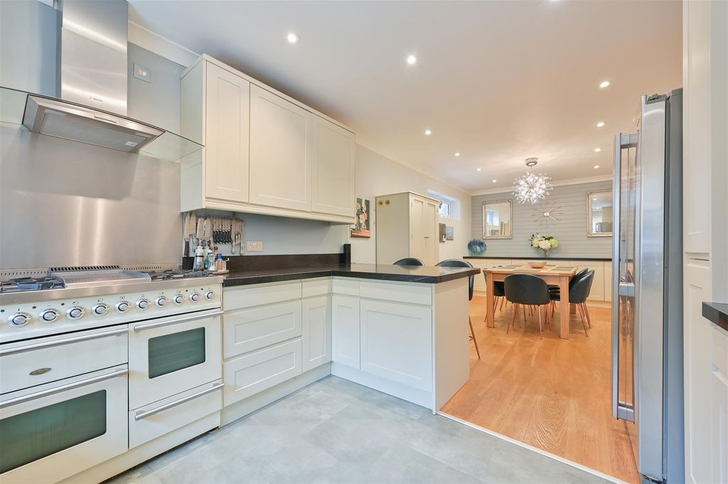 Property photo 2 of 12 7 Greatfield Close-20.Jpg