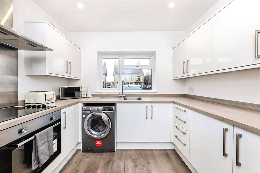 Property photo 2 of 8 Picture No. 04