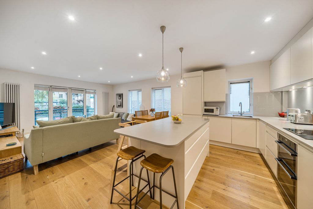 Property photo 1 of 19 Kitchen