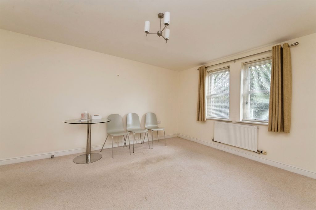 Additional image 7 of 2 bed flat for saleTidcombe Walk, Tiverton EX16