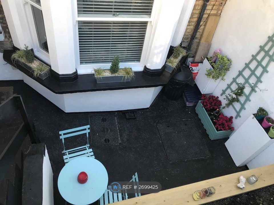 Property photo 2 of 34