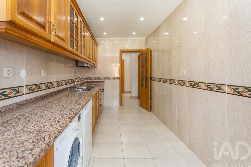Property photo 3 of 35