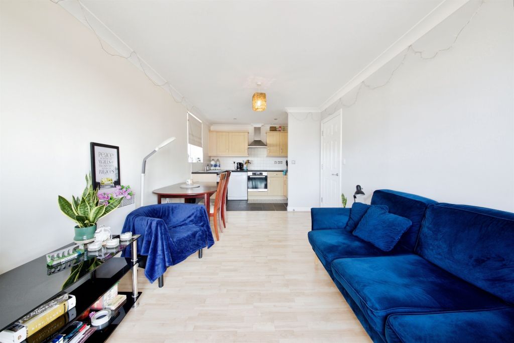 Property photo 3 of 12