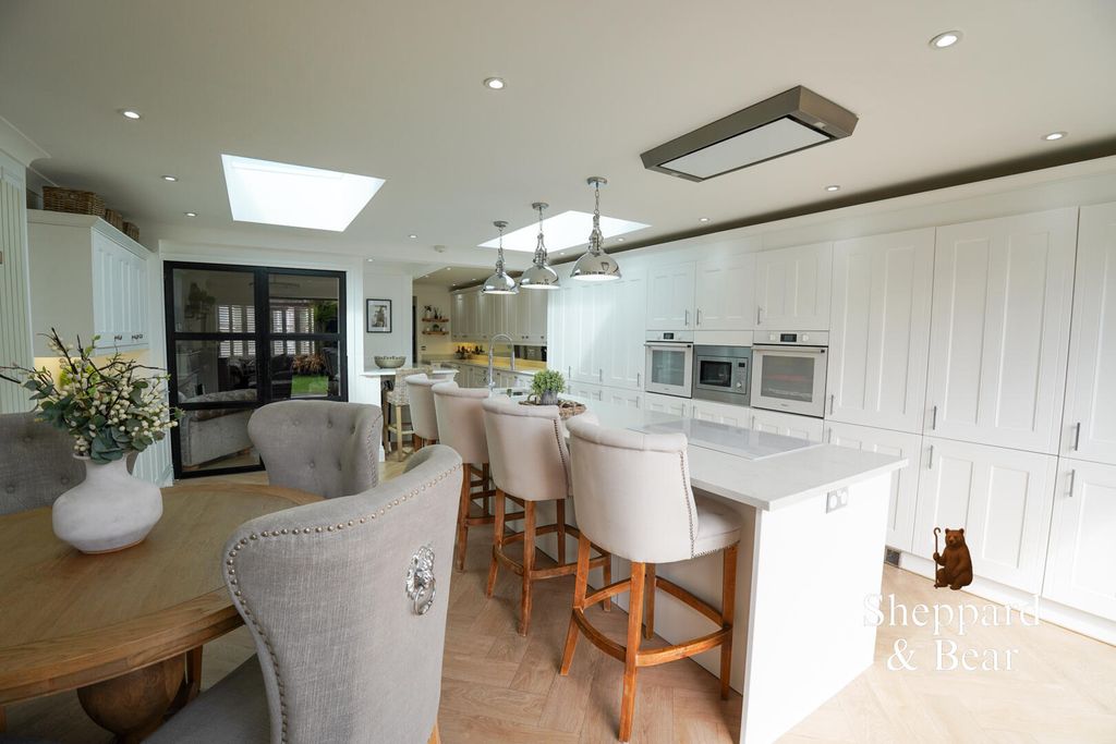 Property photo 1 of 55 Kitchen