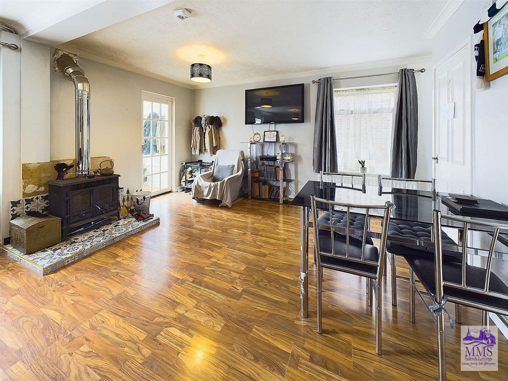 Property photo 3 of 14 Cam02633G0-Pr0114-Still003.Jpg