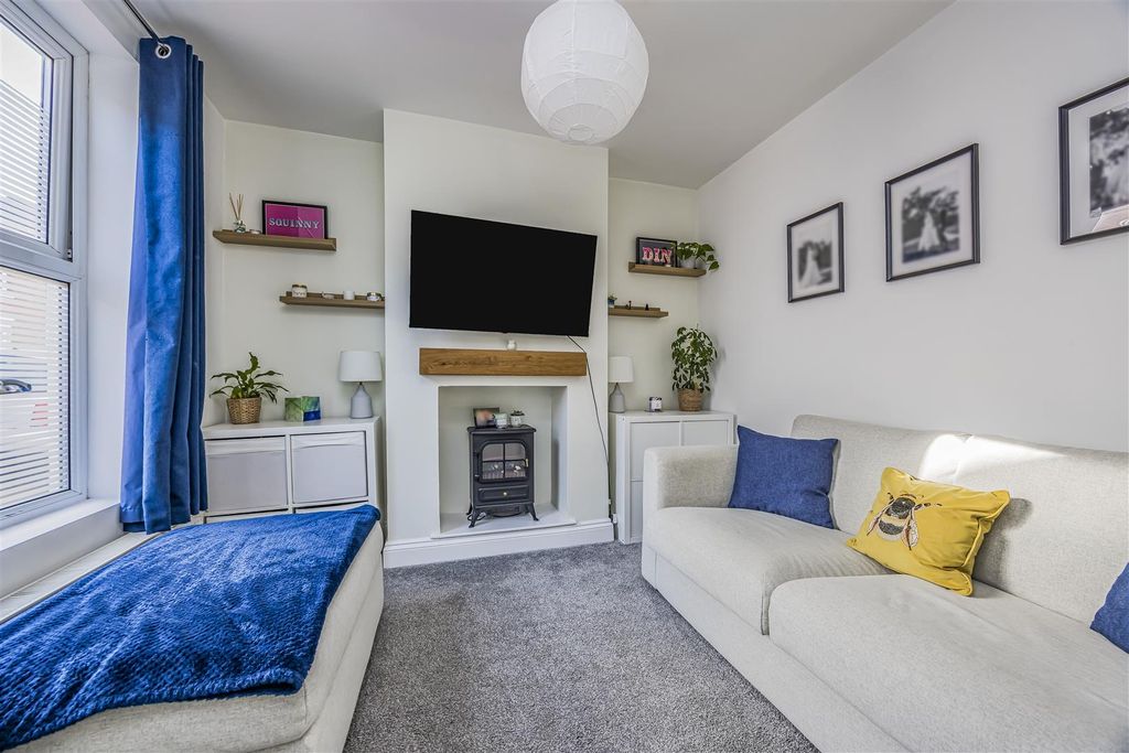 Property photo 3 of 24 62 Napier Road, Southsea-Porticomarketing-Soldby-1