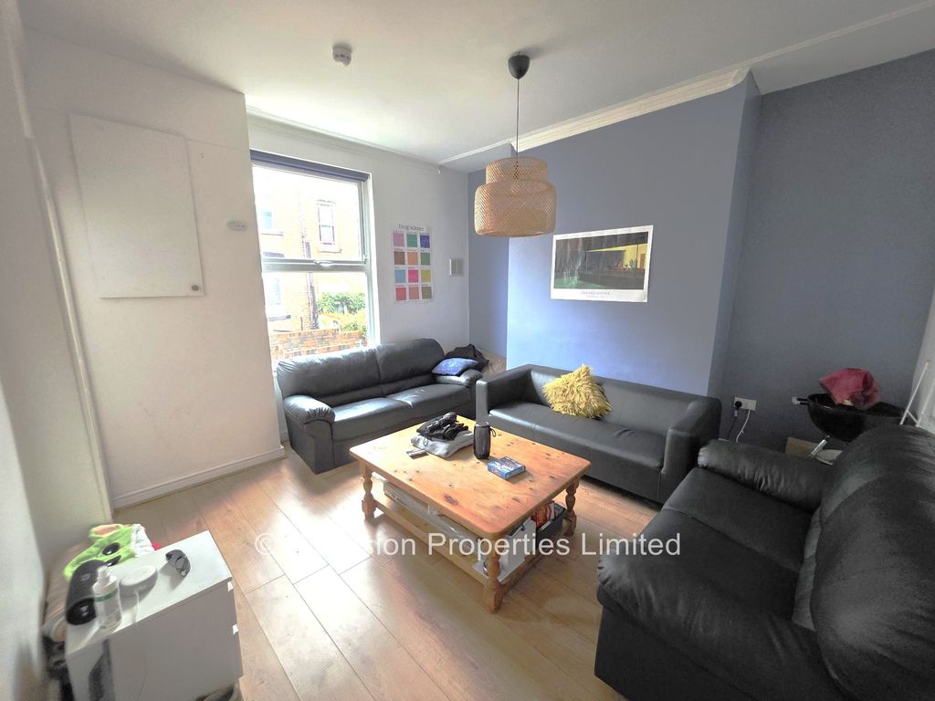 Property photo 2 of 12 Photo