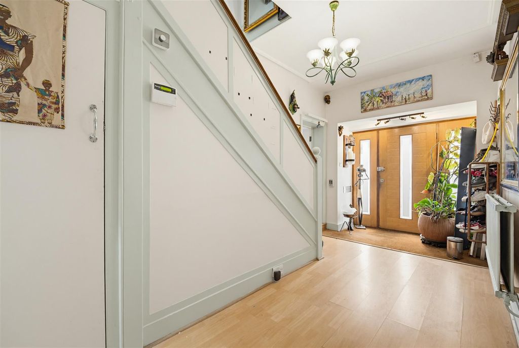 Property photo 2 of 22 2 Studland Entrance.Jpg