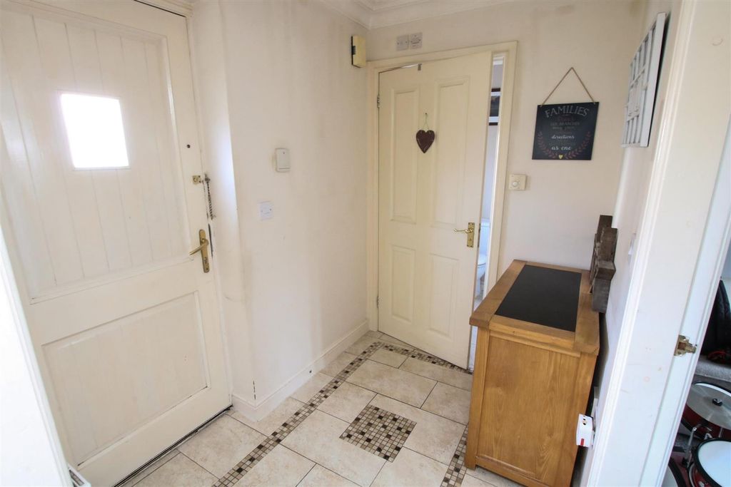 Property photo 1 of 15 Entrance Hall