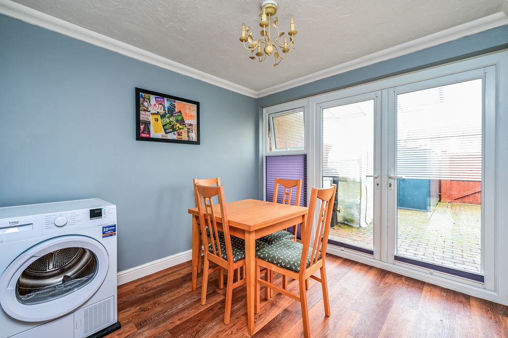 Property photo 3 of 10 Photo 3