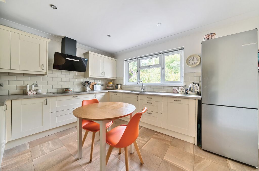 Property photo 3 of 13 1305290-24-6846d5...