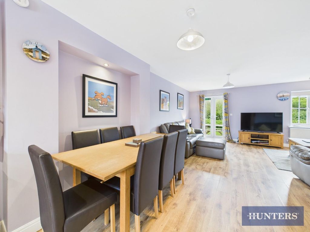 Property photo 3 of 22 Dining Area