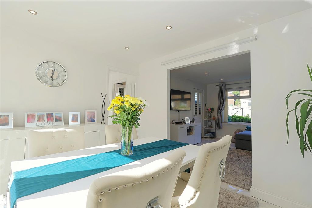 Property photo 3 of 20 Dining Room
