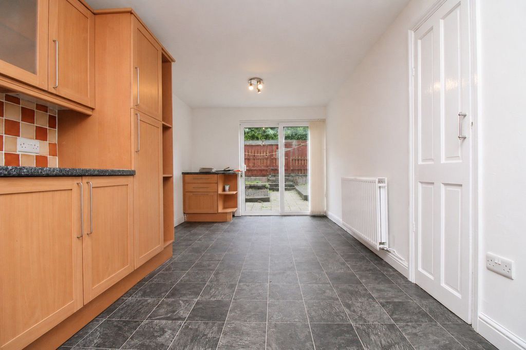 Property photo 3 of 12 Kitchen/Diner