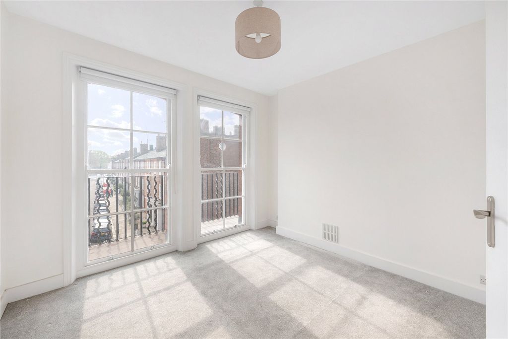 Property photo 2 of 8 Picture No. 10