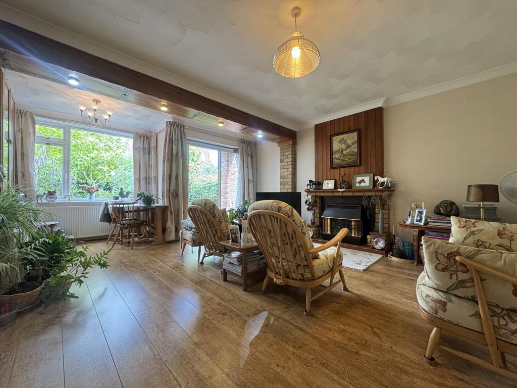 Property photo 2 of 32
