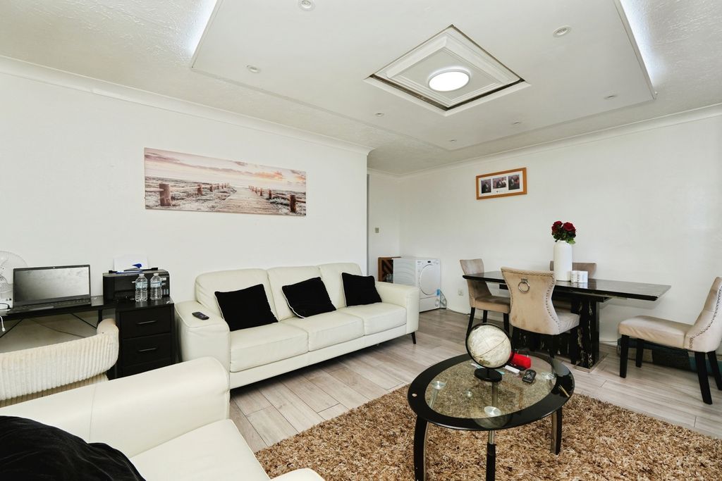 Property photo 2 of 14 Pbox-Img.Jpg