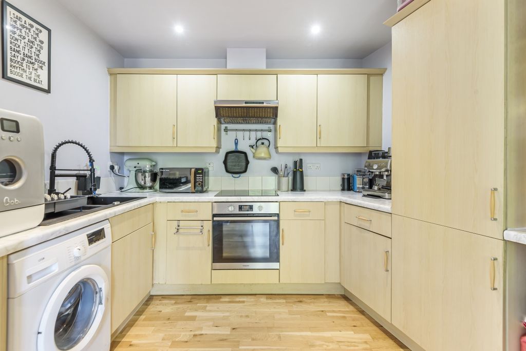 Property photo 3 of 6 872268 (4)