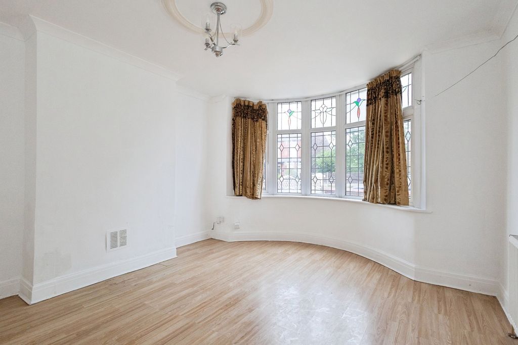 Property photo 2 of 19 Pbox-Img.Jpg