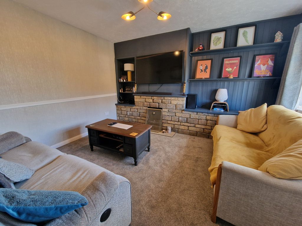 Property photo 3 of 17 Sitting Room