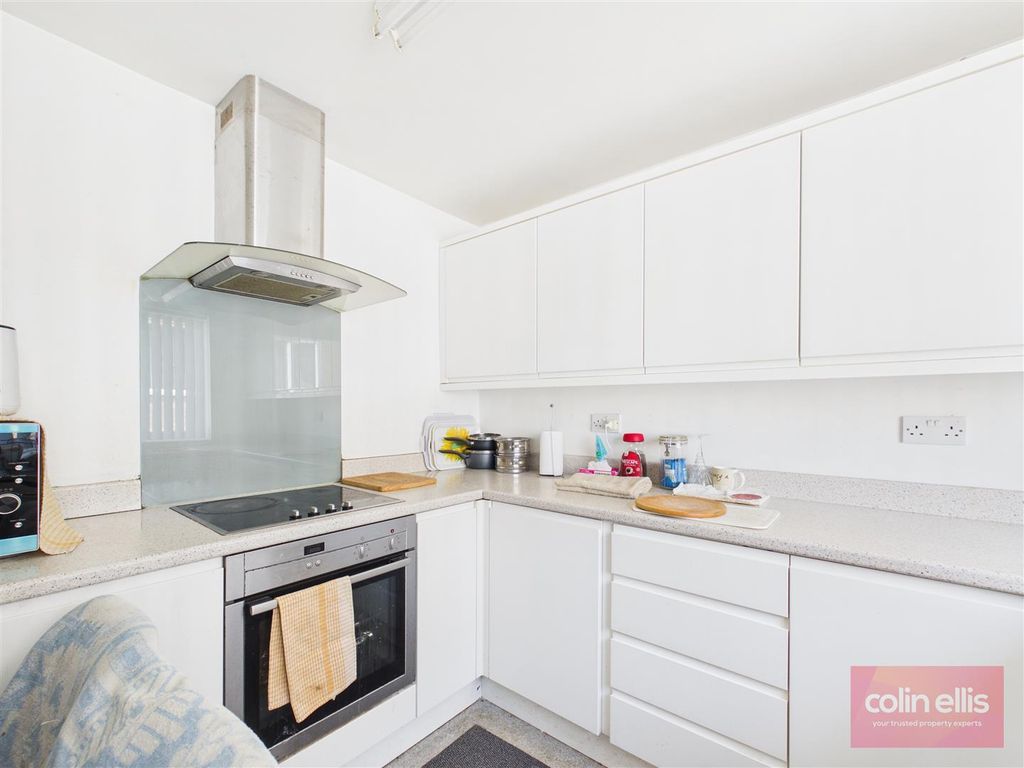 Property photo 3 of 23 Cam05075G0-Pr0296-Still001.Jpg