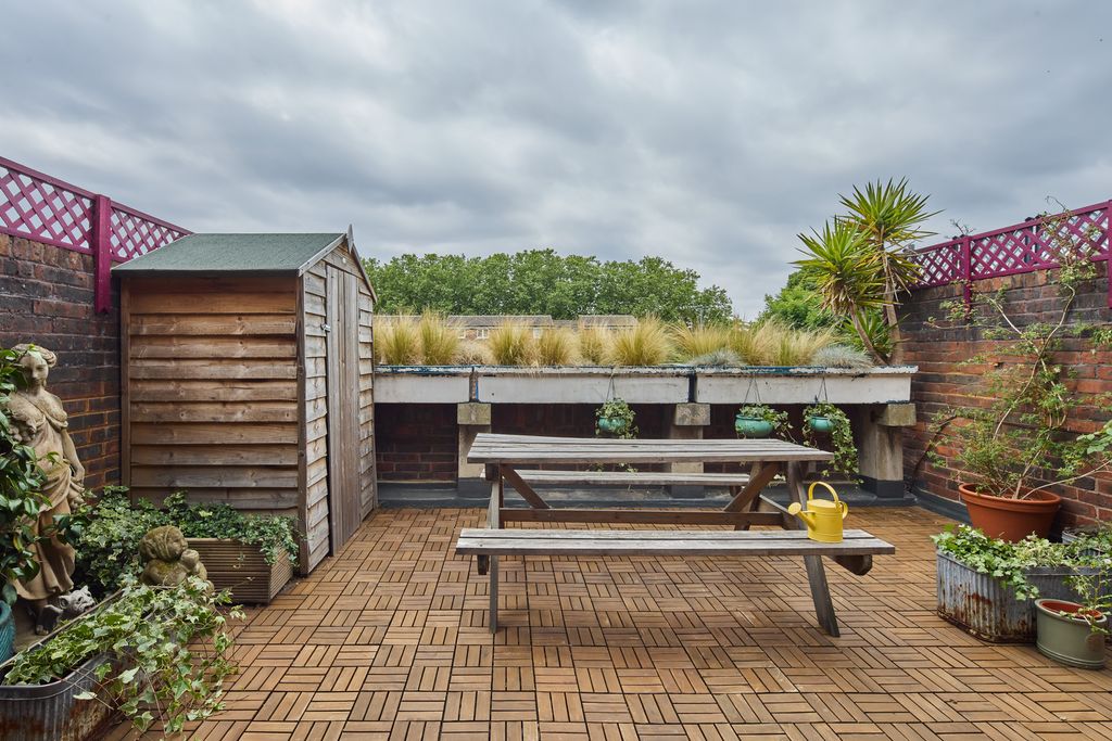 Property photo 2 of 21 288216 - Juliet-Murphy-Photography-Berkeley-Walk-10.Jpg