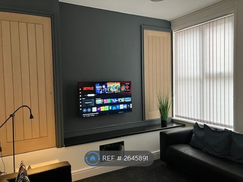 Property photo 1 of 33 Living Room With Media Wall