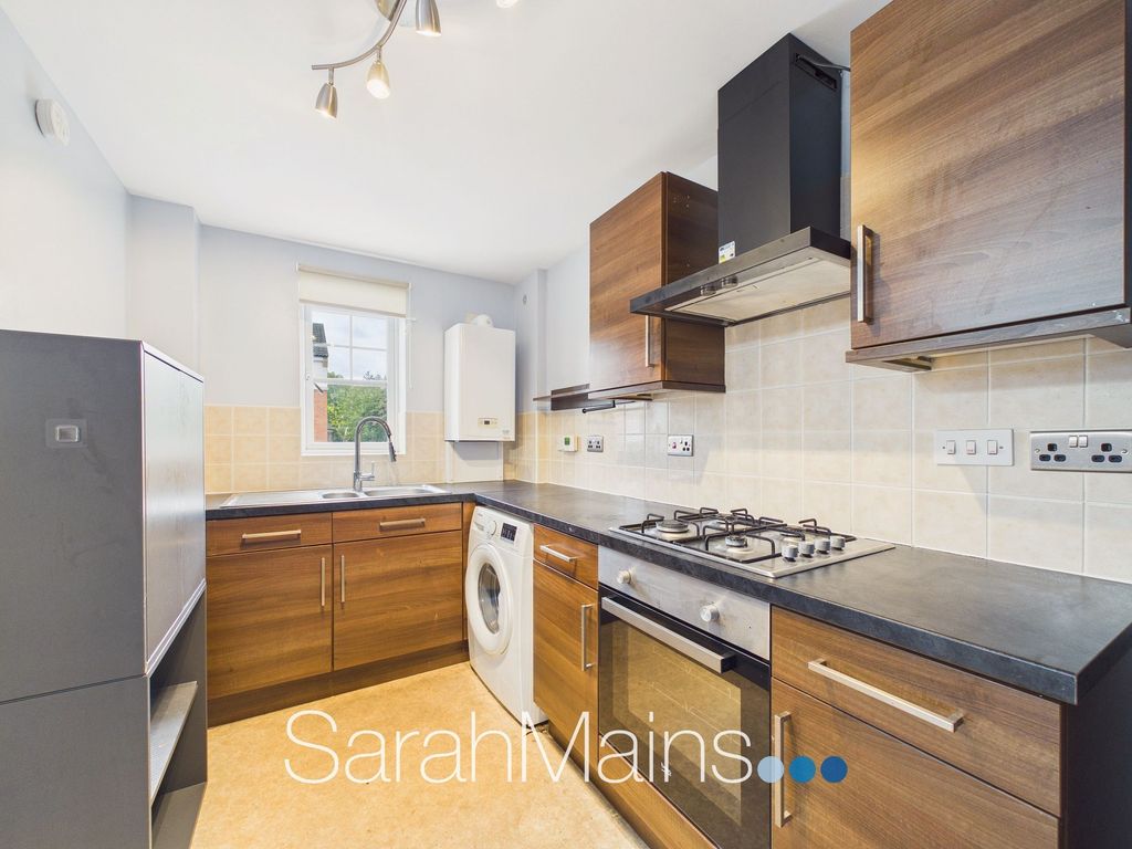 Property photo 2 of 9 Kitchen
