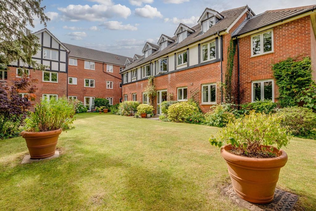 Property photo 1 of 16 Archer Court