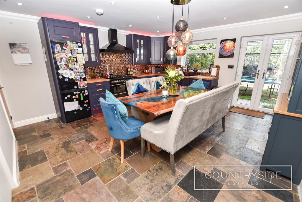 Property photo 2 of 17 Kitchen/Diner
