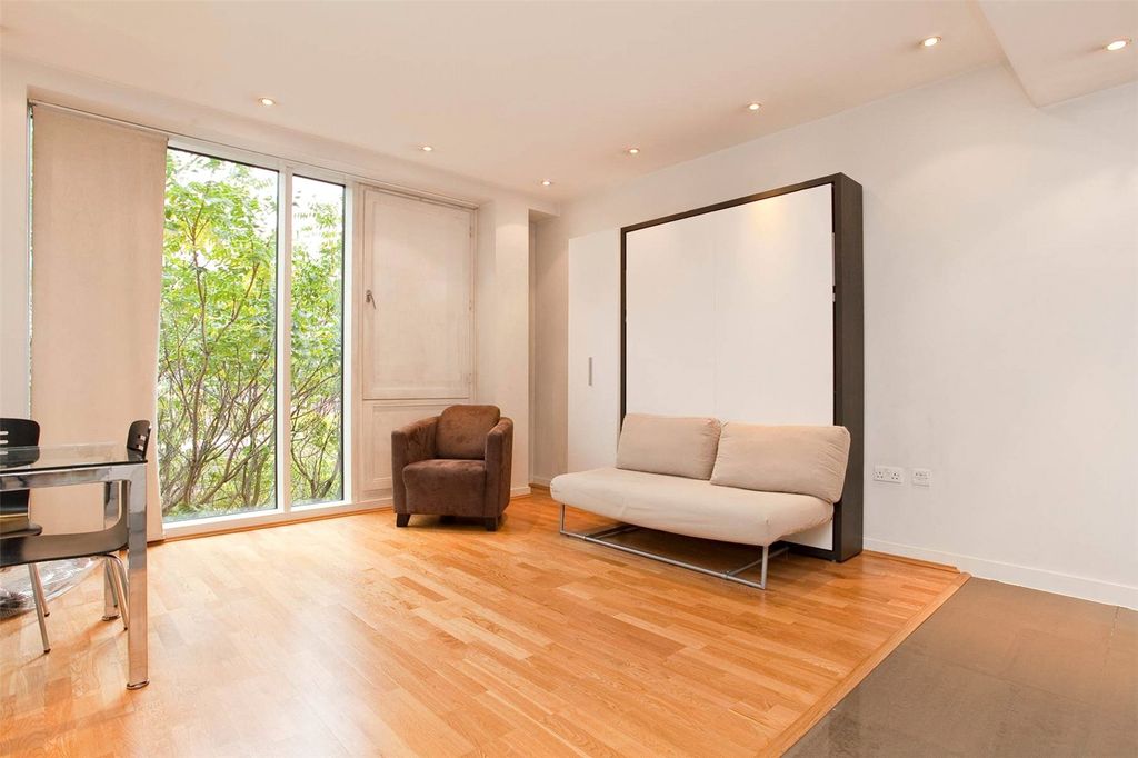 Property photo 3 of 9 Picture 3