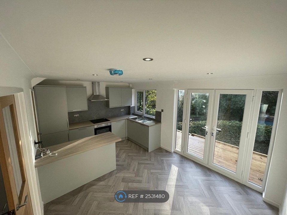 Property photo 2 of 14 Kitchen Dining