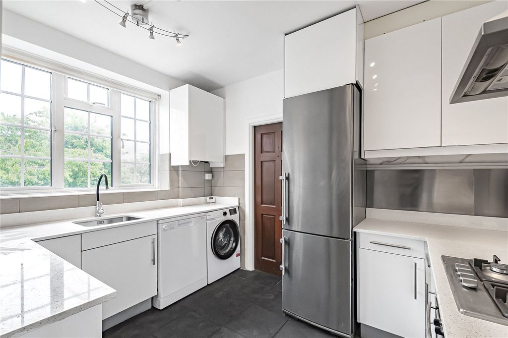 Property photo 2 of 18 Kitchen