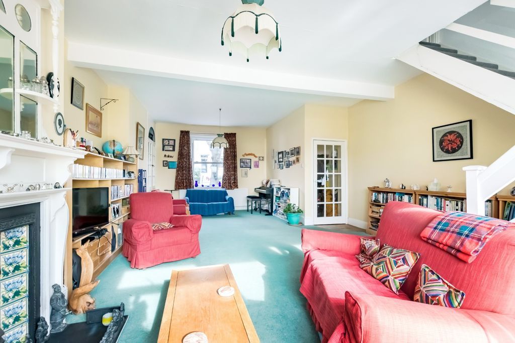 Property photo 3 of 13 Sitting Room