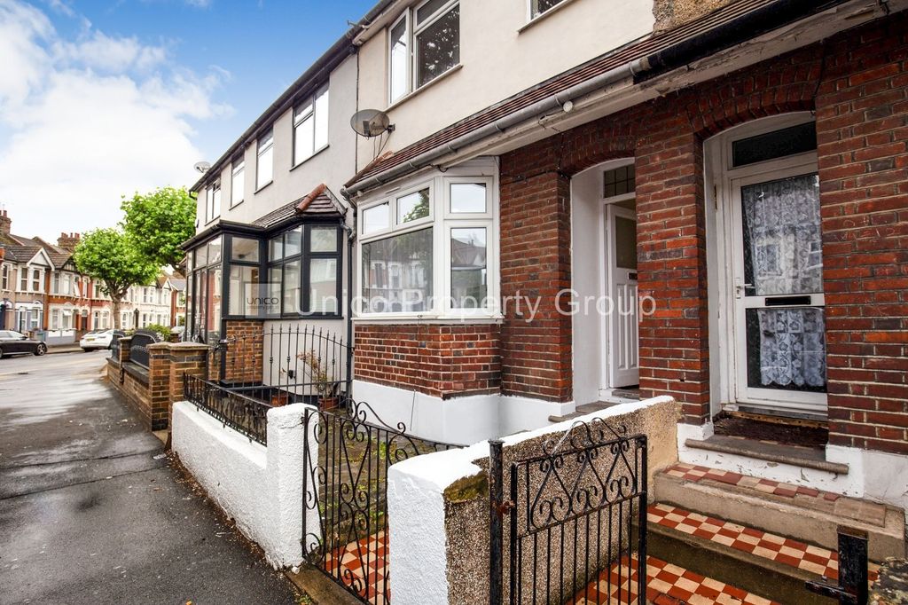 Property photo 1 of 11