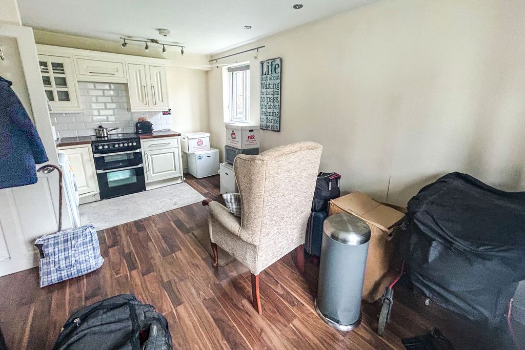 Property photo 3 of 9 137 Ragees Road, Kingswinford, West Midlands, Dy6 8Nq