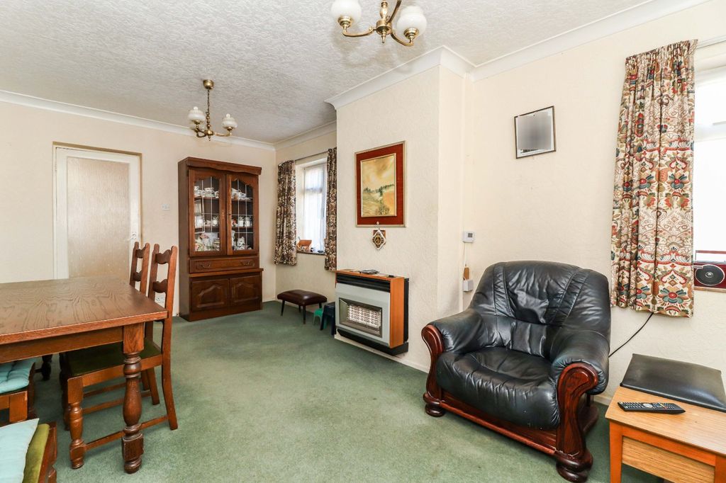 Property photo 3 of 12 Dining Family Room