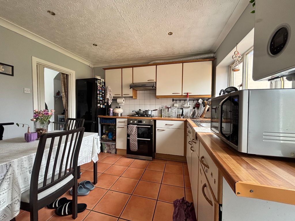 Property photo 3 of 11 Kitchen Diner