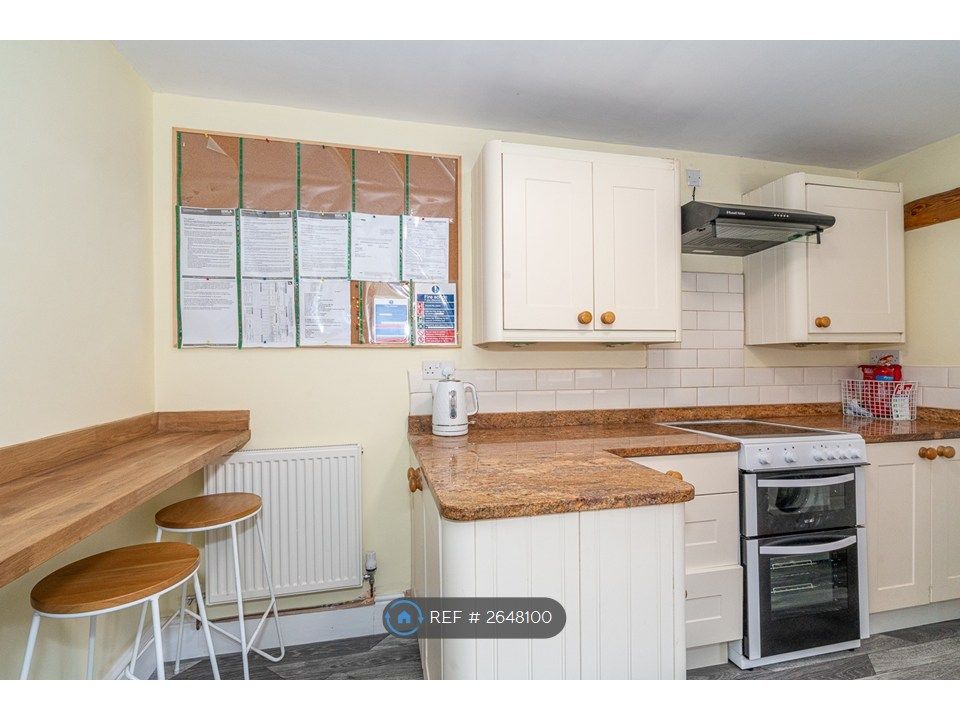 Property photo 2 of 7 Kitchen