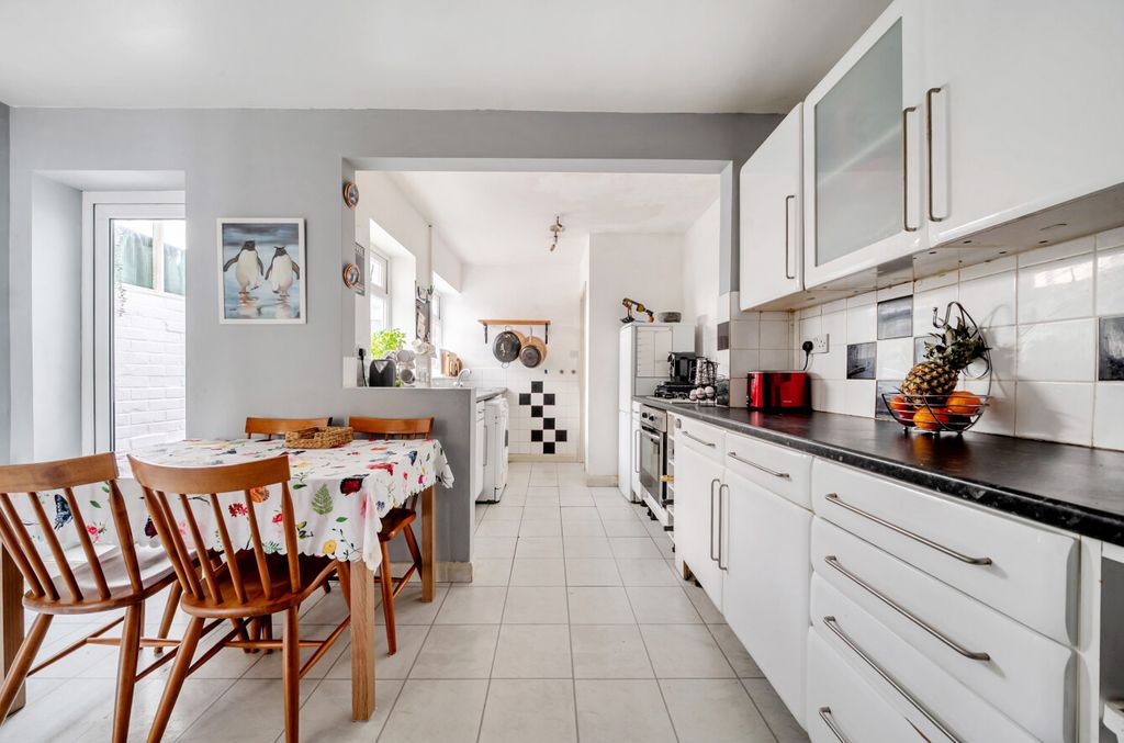 Property photo 3 of 12 1507798-8-6A7Ef28...
