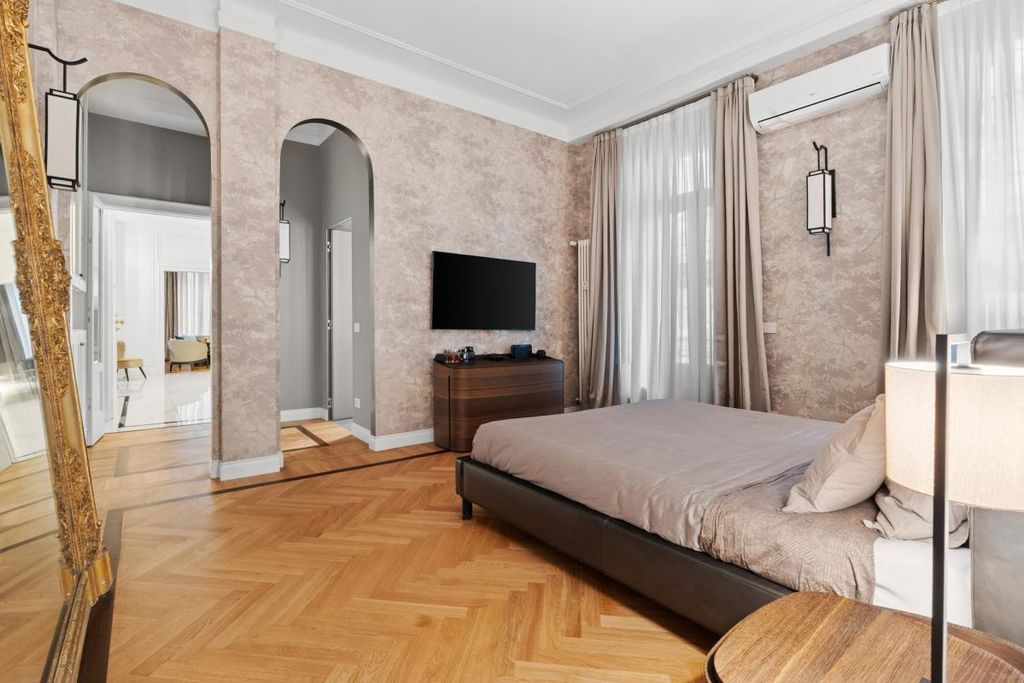 Property photo 3 of 33